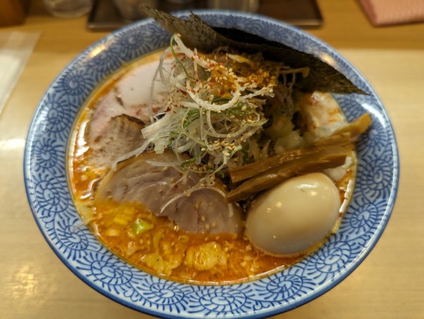 「ごまの辛いそば」@中華そば 多賀野の写真