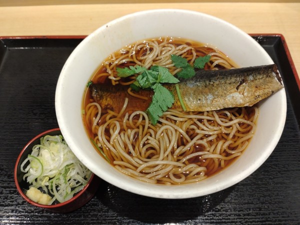 「（期間限定）にしんそば　８３０円」@いろり庵きらく 東京京葉店の写真