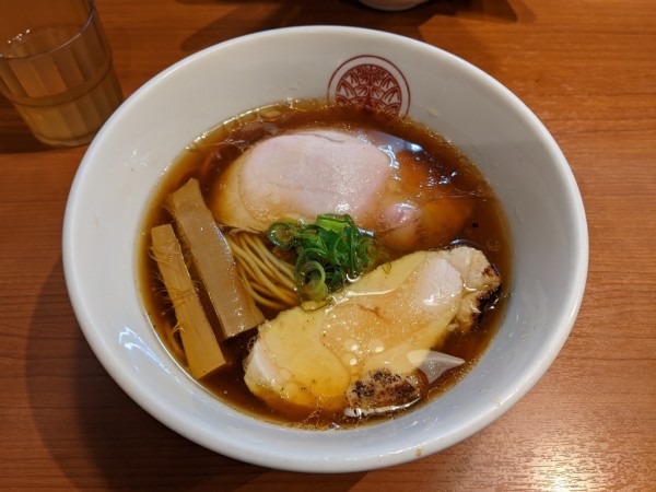 「鶏醤油らぁ麺」@らぁ麺 とうひちの写真