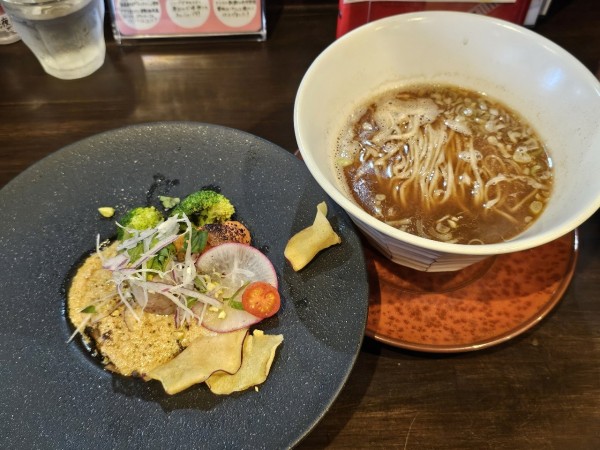 「SUKESOH助宗鱈と焦がし玉ねぎのすーぷsoba2000円」@sobabar Ciliegioの写真