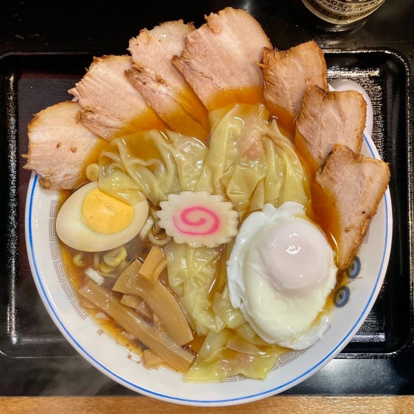 「サッポロ赤星＋竹の子皿→ チャーシューワンタン麺 半熟玉子」@中華そば 下連雀の写真
