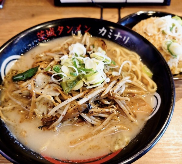「濃厚タンメン＋半チャーハン」@茨城タンメン カミナリ 我孫子店の写真