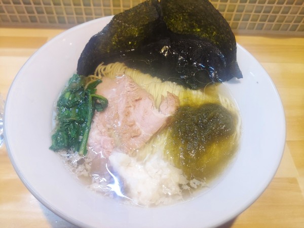 「背脂塩そば」@猫と月の写真