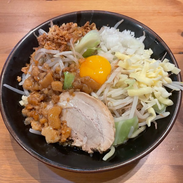 「まぜそば+おんたまご飯  ￥980+￥0」@横浜家系ラーメン たくみ家 桜土浦インター店の写真