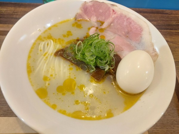 「辛味噌牡蠣塩ラーメン」@むかん 初台の写真