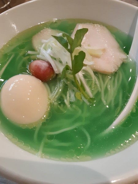 「白葡萄ラーメン」@濃厚鶏出汁拉麺 吉法師 KIPPOSHIの写真