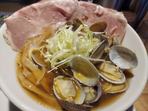 「はまぐりラーメン 貝ダブル」@くそオヤジ最後のひとふり 本店の写真