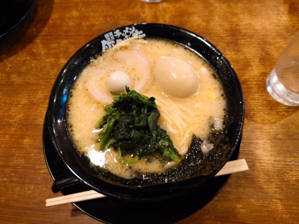 「塩味玉ラーメン」@町田商店 横浜駅前店の写真