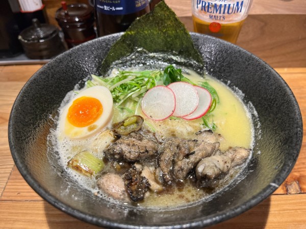 「特製炭焼鶏そば」@鶏そば炭や 新橋店の写真