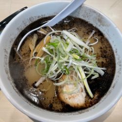 黒とんこつらーめん　￥８５０