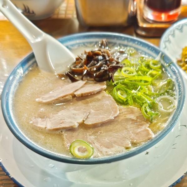 「高菜ラーメン」@博多ラーメン しばらく 日本橋店の写真