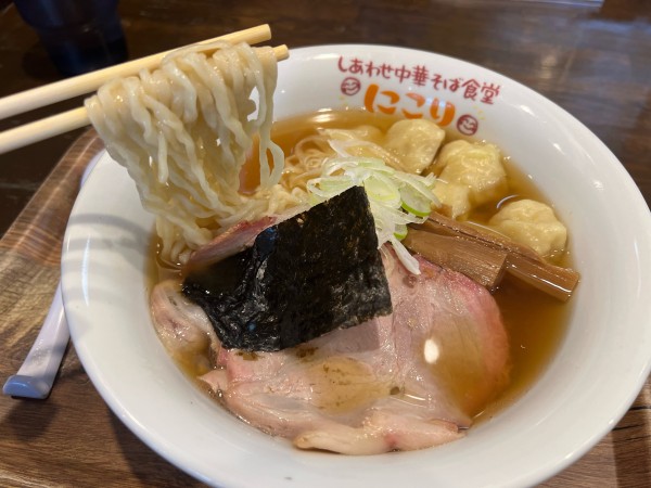 「ワンタン中華そば¥1300」@しあわせ中華そば食堂 にこりの写真