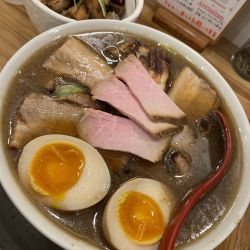 肉そば煮干大盛＋味玉＋チャーシュー丼