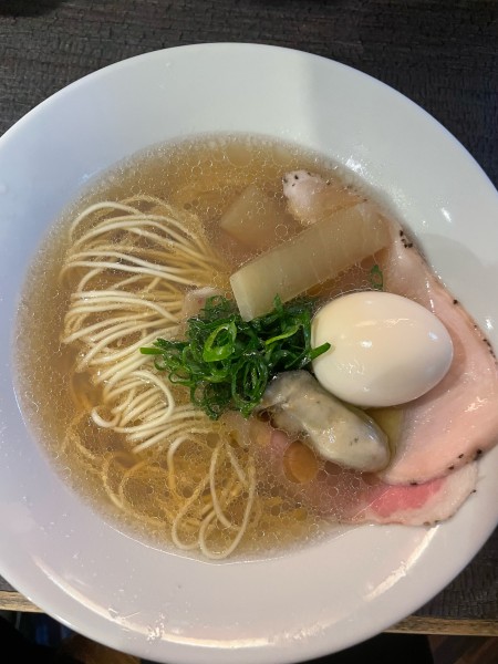 「牡蠣しじみラーメン」@自家製麺 牡蠣工房 Uguisuの写真