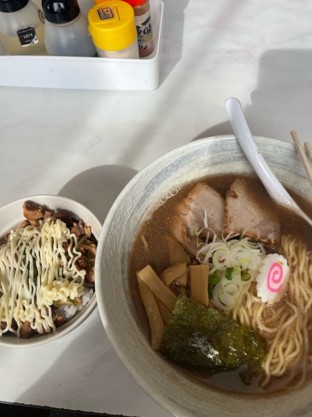 「粉入りチャーシュー丼」@ラーメン爺の写真