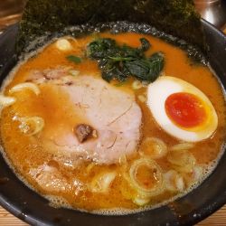 赤味噌らーめん