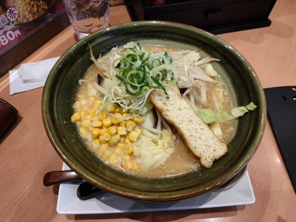 「特選新潟米糀味噌らーめん【赤】(太麺)」@越後秘蔵麺 無尽蔵 イオンレイクタウンKaze店の写真