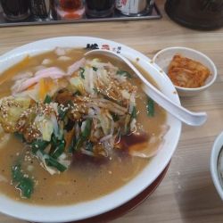 野菜ラーメン。キムチトッピング