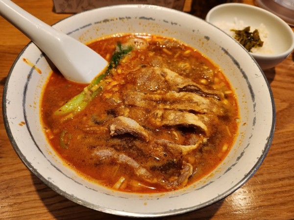 「大麦三元豚 排骨担々麺　ライス(サービス)」@Renge no Gotokuの写真