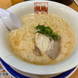 ランチ豚骨ラーメン