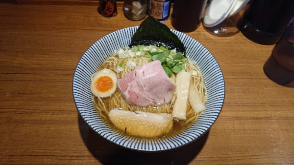 「煮干しそば白醤油」@寿製麺よしかわ 川越店の写真