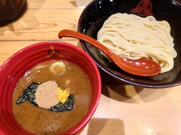 「特濃つけ麺(並盛、1050円)」@三田製麺所 アトレ浦和店の写真