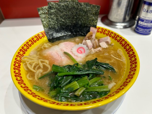 「ラーメン850円、コマ切れチャーシュー100円」@ラーメン 三浦家の写真