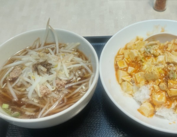 「ラーメン 麻婆丼」@中華食堂 一番館 東池袋店の写真