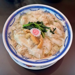 わんたん麺（塩）（1100円）＋レモンサワー＋餃子＋焼売