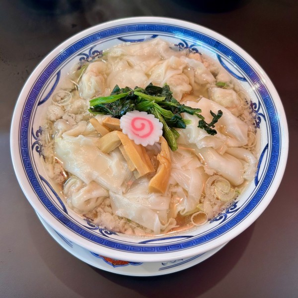 わんたん麺（塩）（1100円）＋レモンサワー＋餃子＋焼売