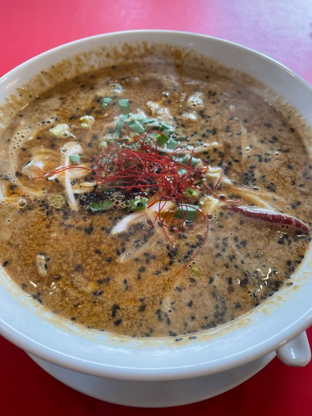 「黒胡麻担々麺 刀削麺変更」@中国飯荘 山城の写真