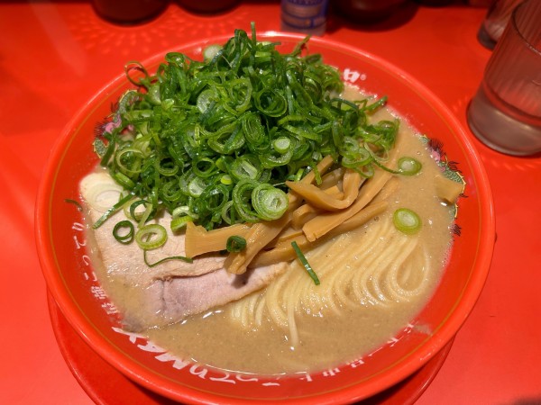 「こってりMAX ＋ネギ」@天下一品 目黒店の写真