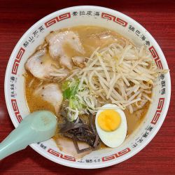 特製ラーメン（800円）