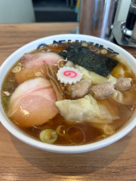 「ワンタン麺　醤油」@飯村製作所の写真