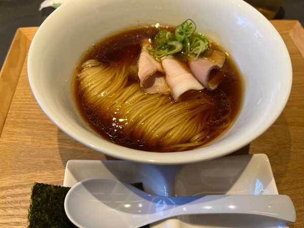 「地鶏光麺醬油：1100円」@支那そば 鋳の写真