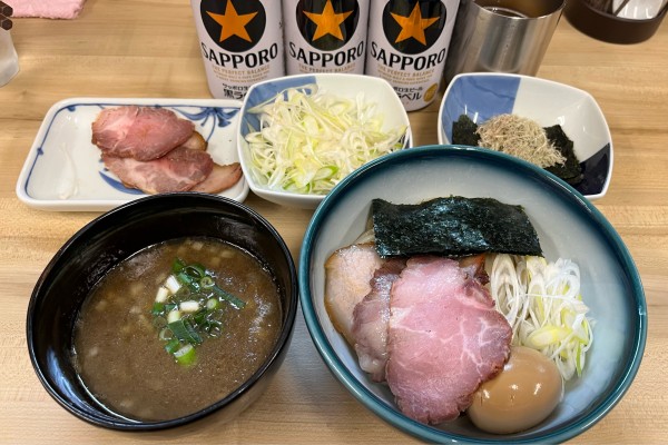 「特製豚骨地鶏魚介つけ麺+ビール×3」@麺処 有彩の写真