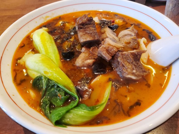 「牛バラタンメン(辛口)」@中華料理 大連餃子の写真