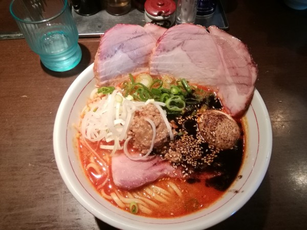 「辛味噌󠄀らぁめん ちょい辛 釜焼き肩ロース+釜焼きロース」@麺や 虎徹の写真