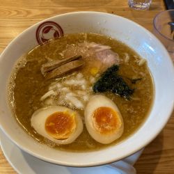 背脂煮干しラーメン