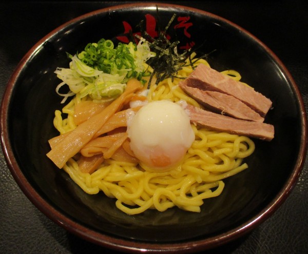 「油そば（並盛）880円＋半熟たまご100円」@東京油組総本店 代々木組の写真