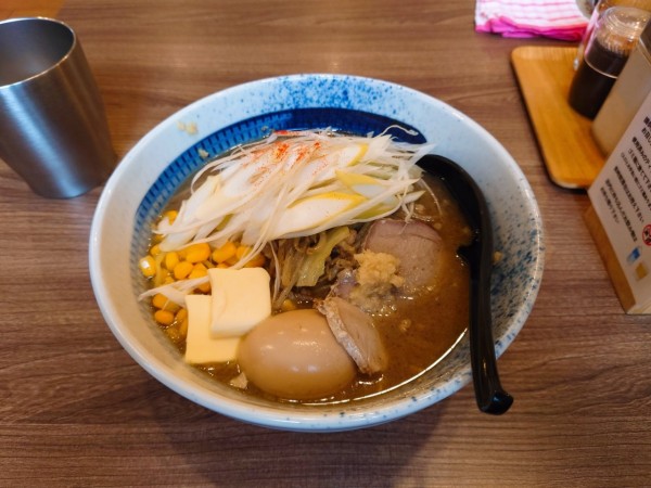「みそバターコーン半熟煮玉子」@拉麺大公 上大岡の写真