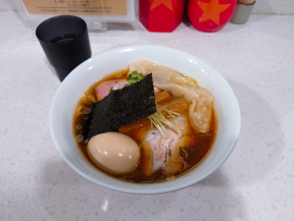 「特製醤油らぁ麺R」@ラーメン星印の写真