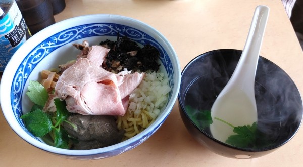 「煮干し油そば（780円）」@中華そば よしかわの写真