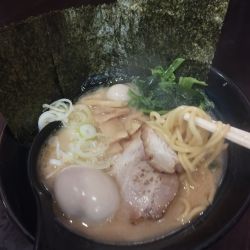 醤油豚骨(ランチ味玉無料)(790)