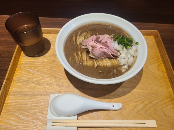 「濃厚焙煎鬼煮干蕎麦」@NIBOSHIMANIAの写真