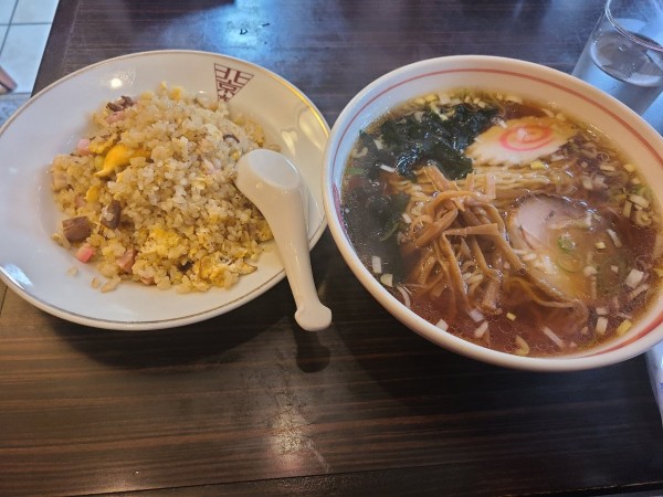 「ラーメン+半チャーハン」@北京亭の写真