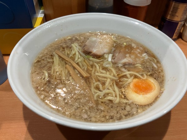 「中華そば（こってり　600円）　大盛り＋100円」@らーめん忍者の写真