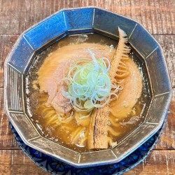 醤油らぁ麺（1000円）