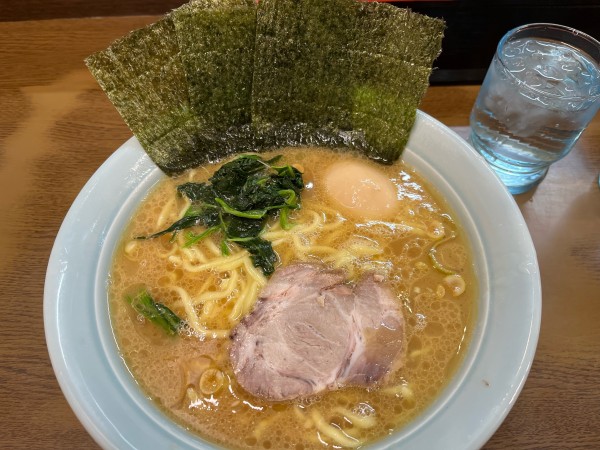 「ラーメン中固め味玉1050円」@寿々㐂家の写真