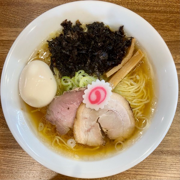 「いづるラーメン〜さらり〜醤油 ¥900円（大盛＋120円・味玉サ」@ラーメンいづるの写真